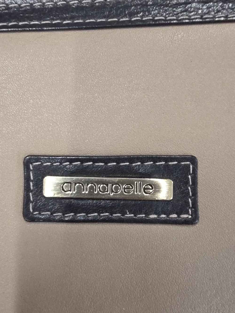 Annapelle Two-Tone Leather Zip-Around Wallet - Picture 3 of 4